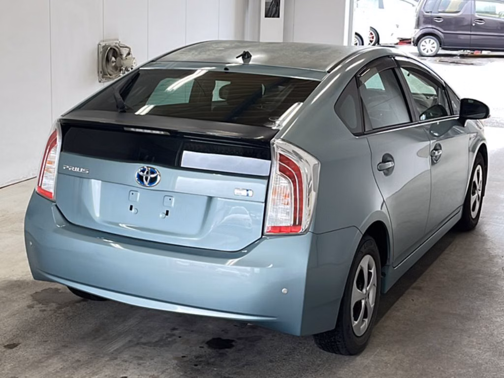 TOYOTA PRIUS