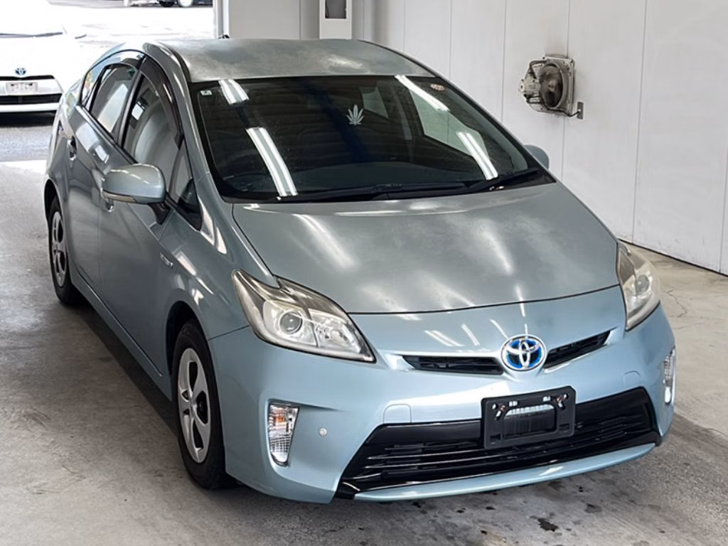TOYOTA PRIUS
