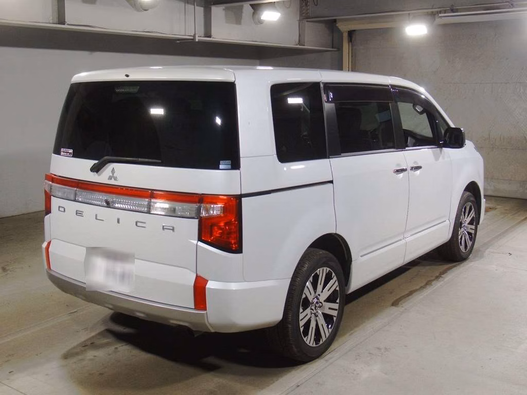 MITSUBISHI DELICA D:5