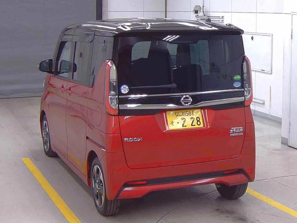NISSAN ROOX