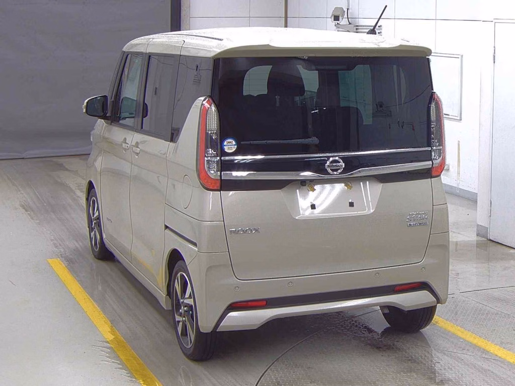 NISSAN ROOX