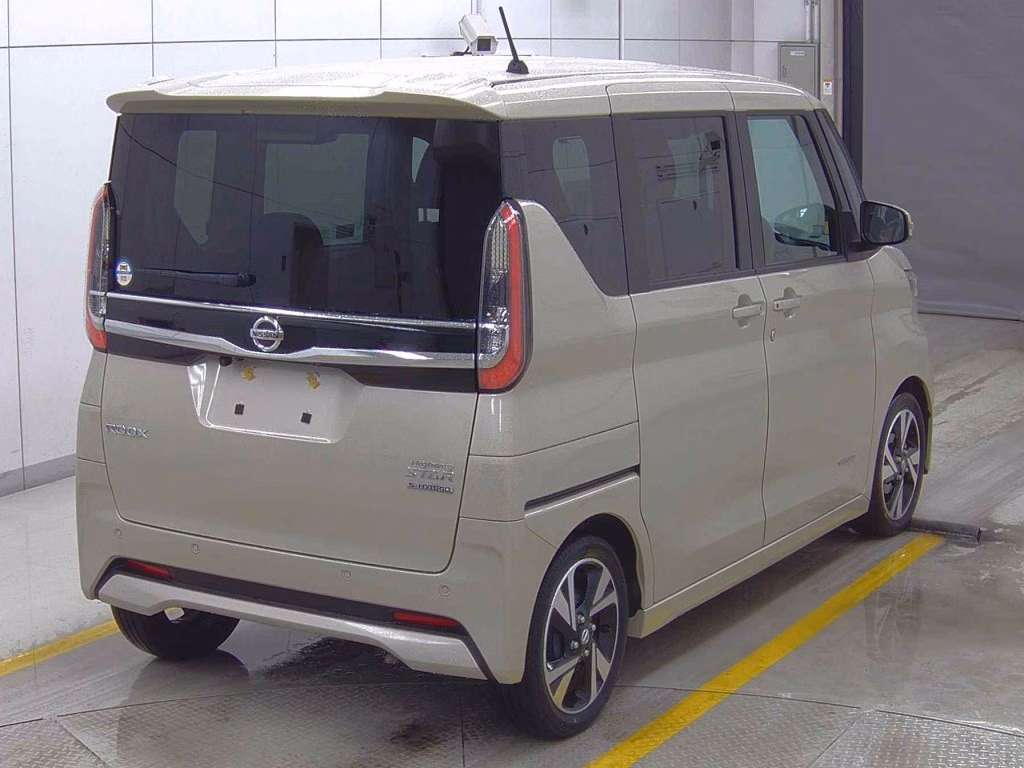 NISSAN ROOX