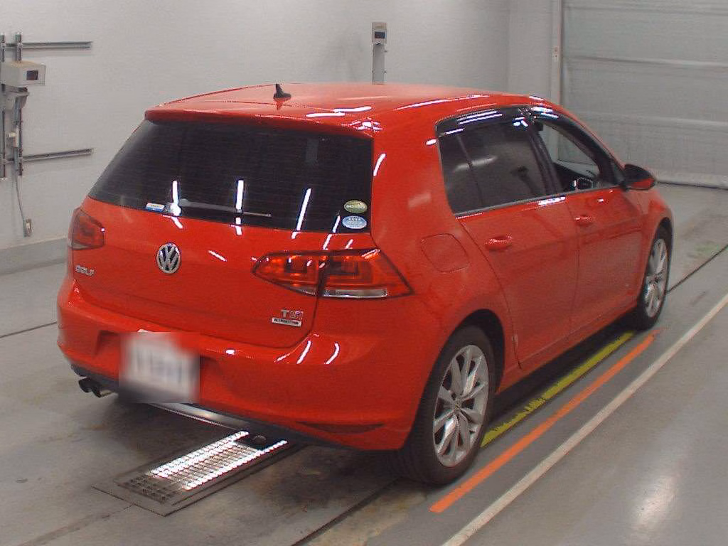VOLKSWAGEN GOLF