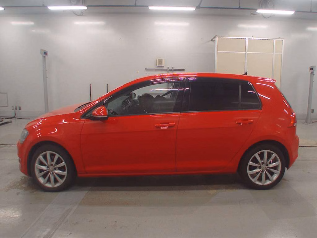 VOLKSWAGEN GOLF
