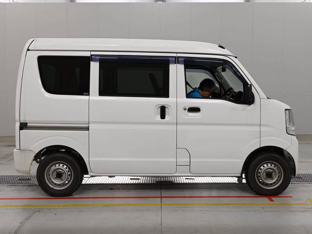 MITSUBISHI MINICAB