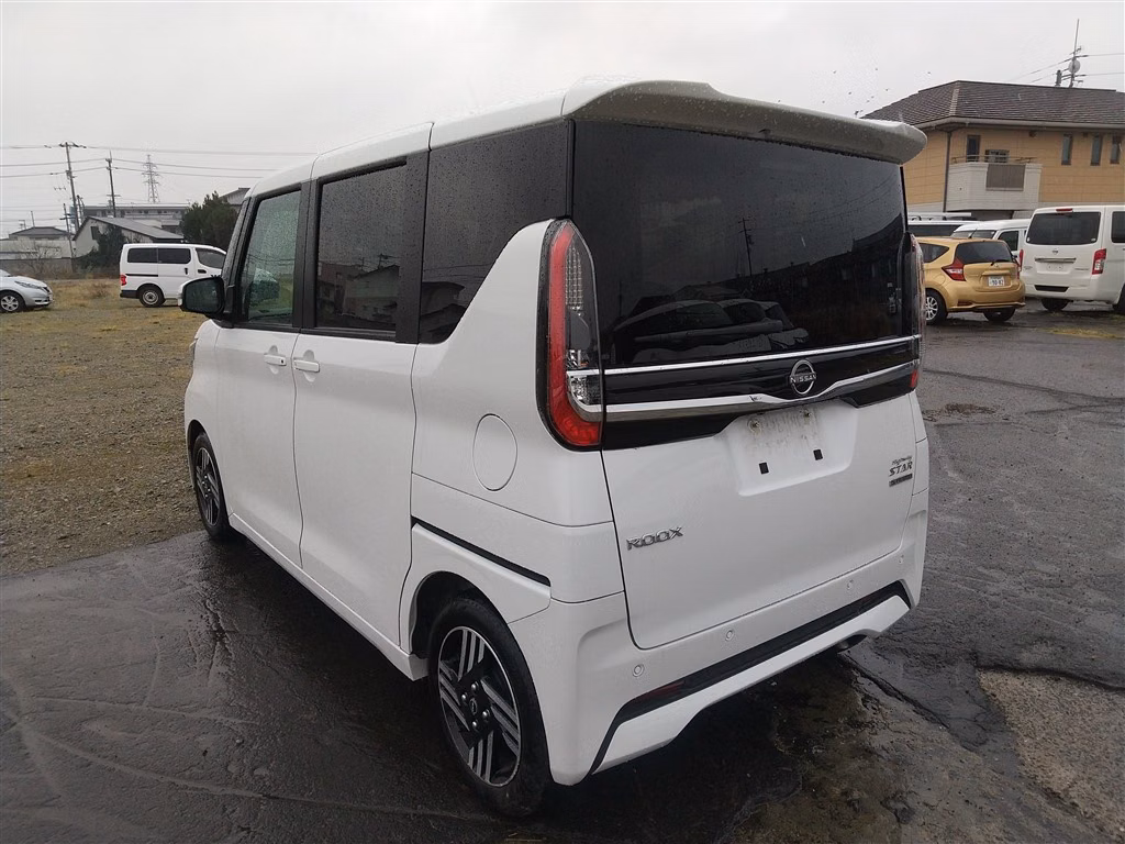 NISSAN ROOX