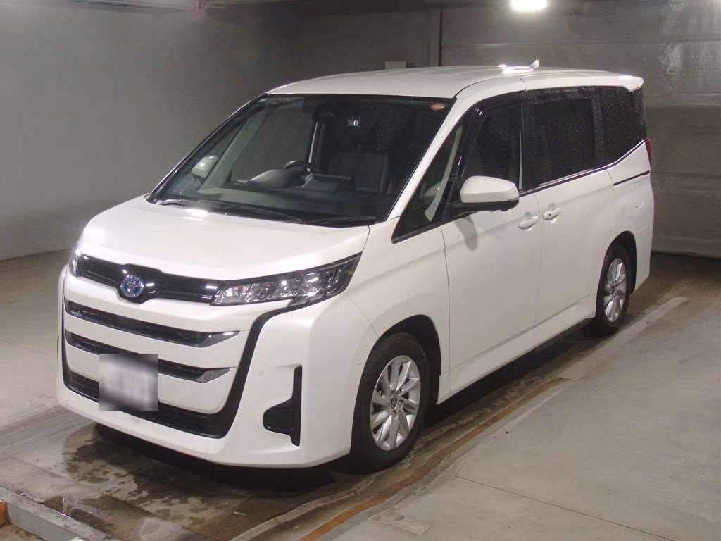 TOYOTA NOAH