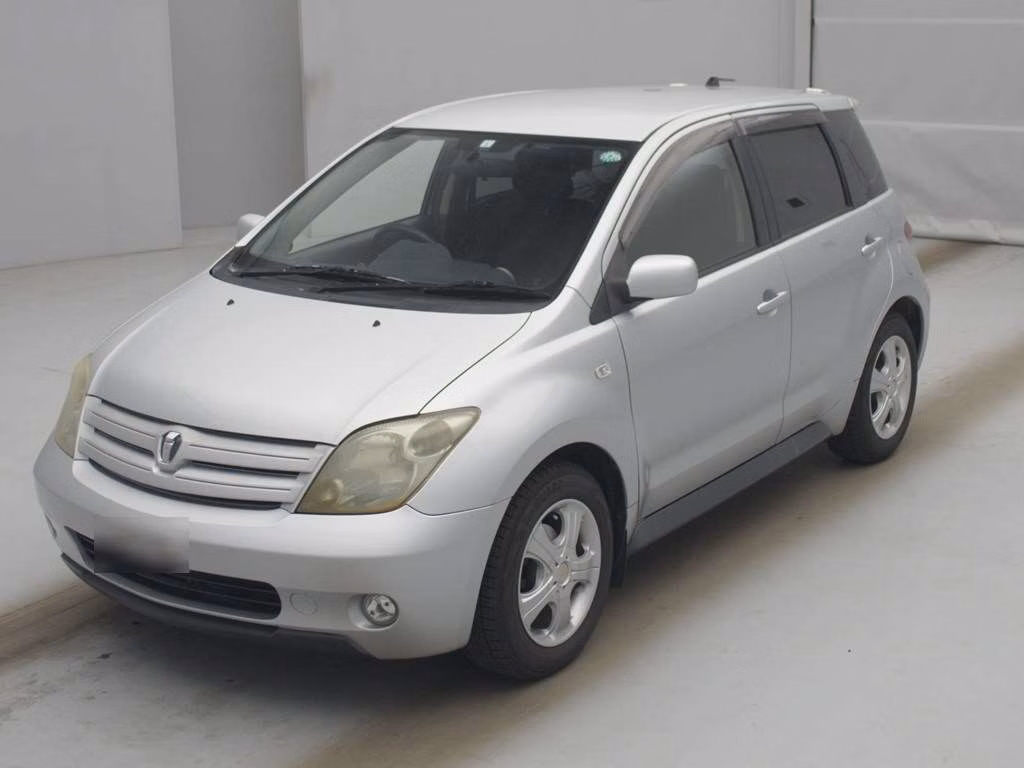TOYOTA IST