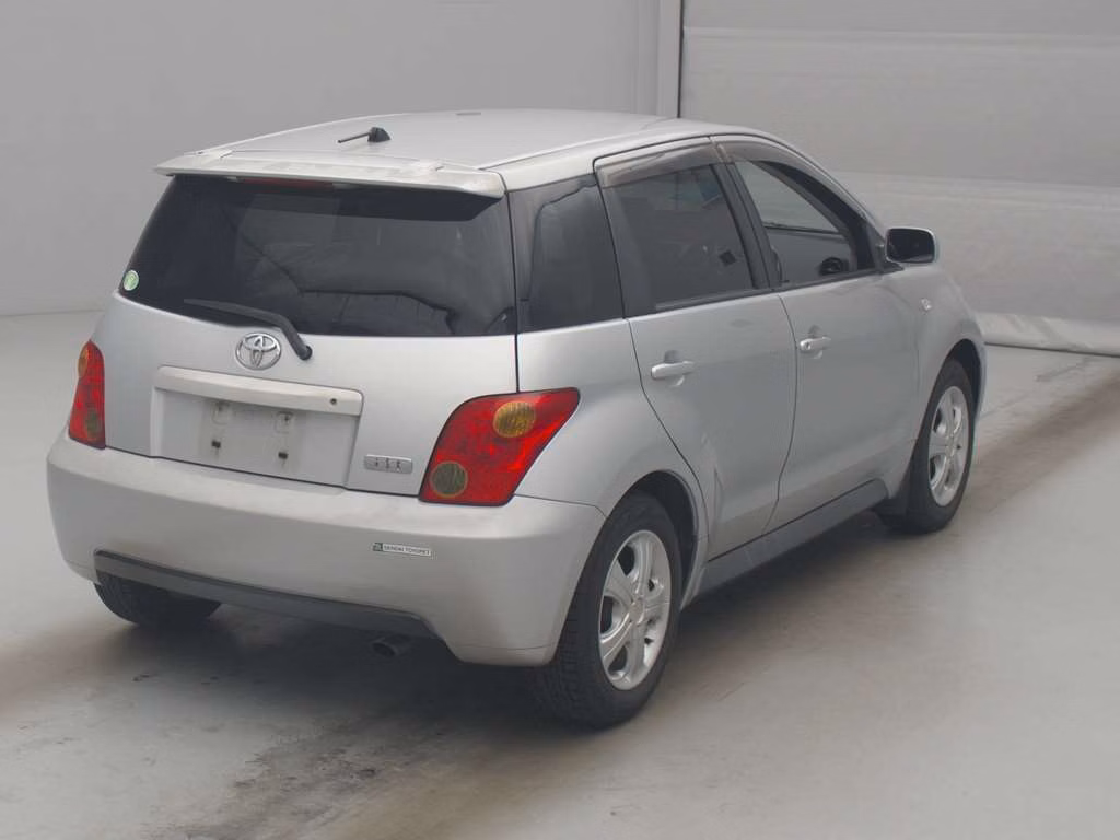 TOYOTA IST