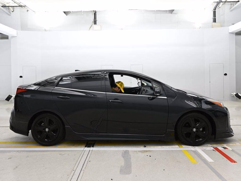 TOYOTA PRIUS
