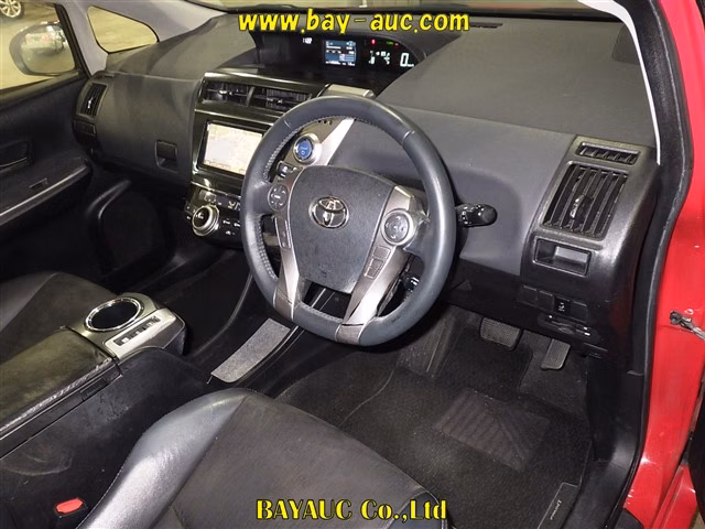 TOYOTA PRIUS ALPHA