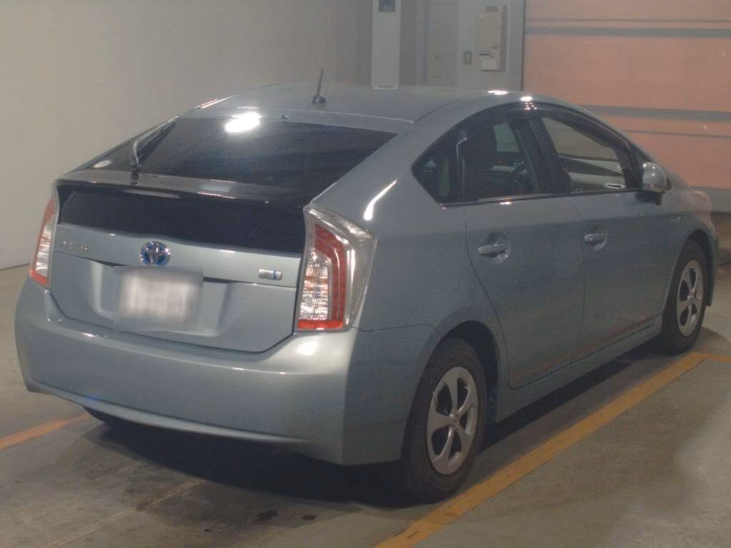 TOYOTA PRIUS