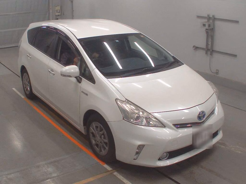 TOYOTA PRIUS ALPHA