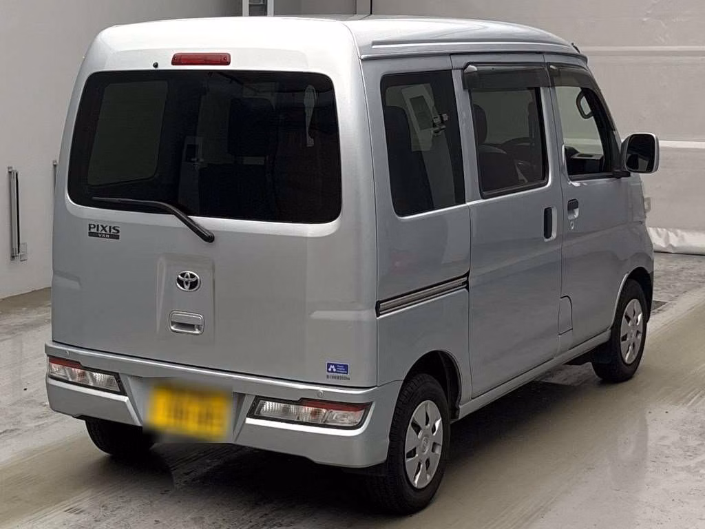 TOYOTA PIXIS VAN
