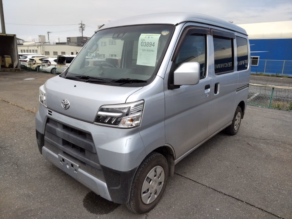 TOYOTA PIXIS VAN