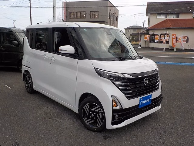 NISSAN ROOX