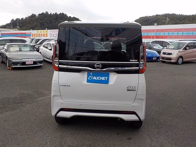 NISSAN ROOX
