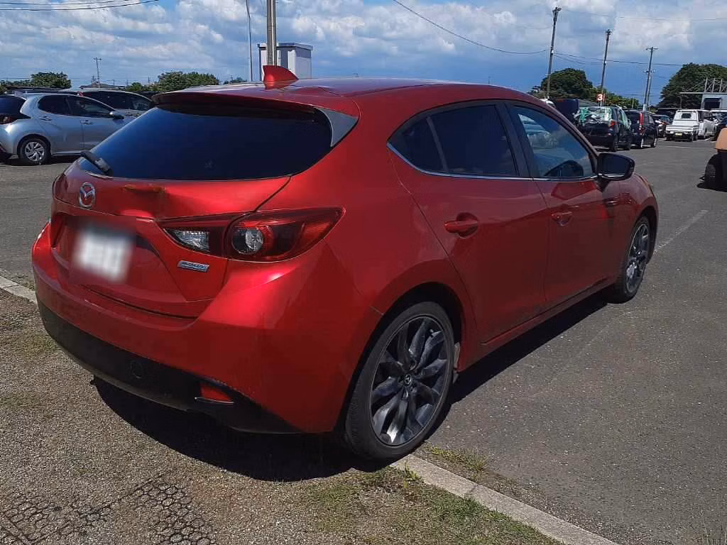 MAZDA AXELA