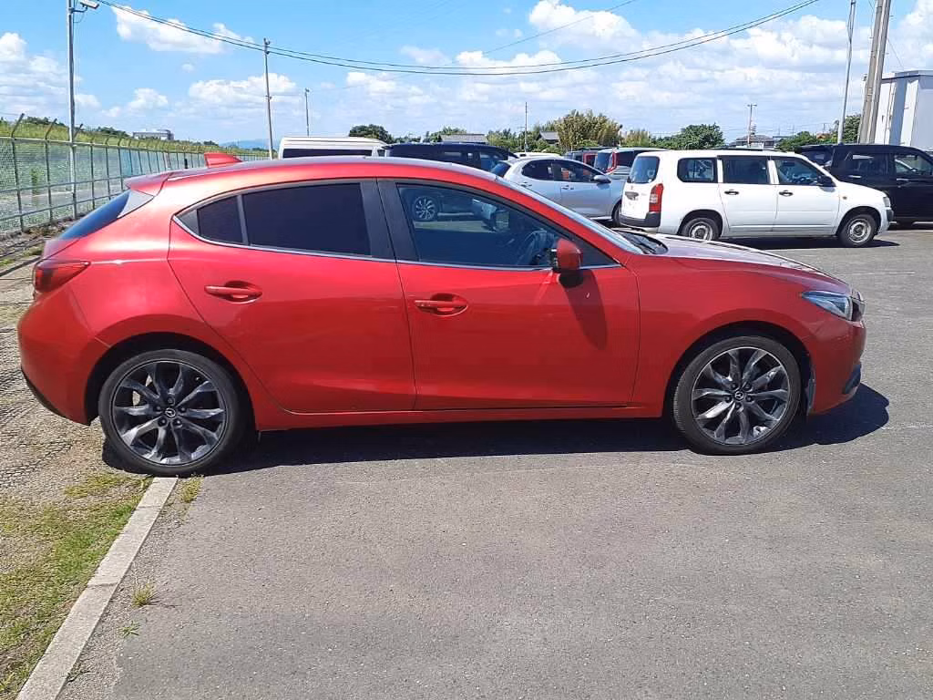 MAZDA AXELA