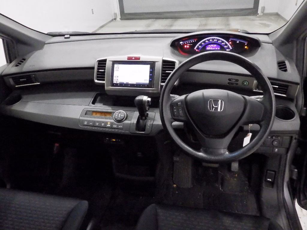 HONDA FREED SPIKE