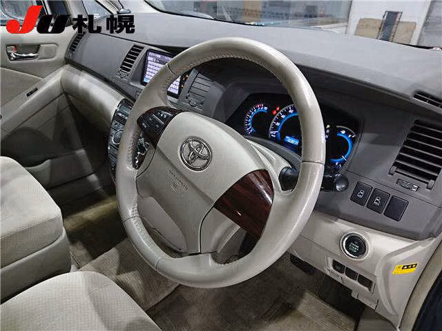 TOYOTA ISIS