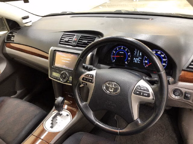 TOYOTA PREMIO