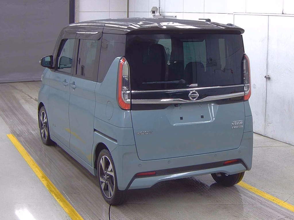 NISSAN ROOX