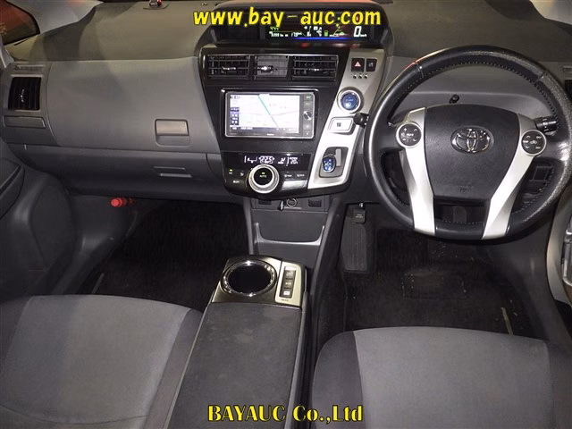 TOYOTA PRIUS ALPHA