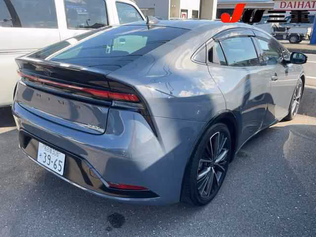 TOYOTA PRIUS