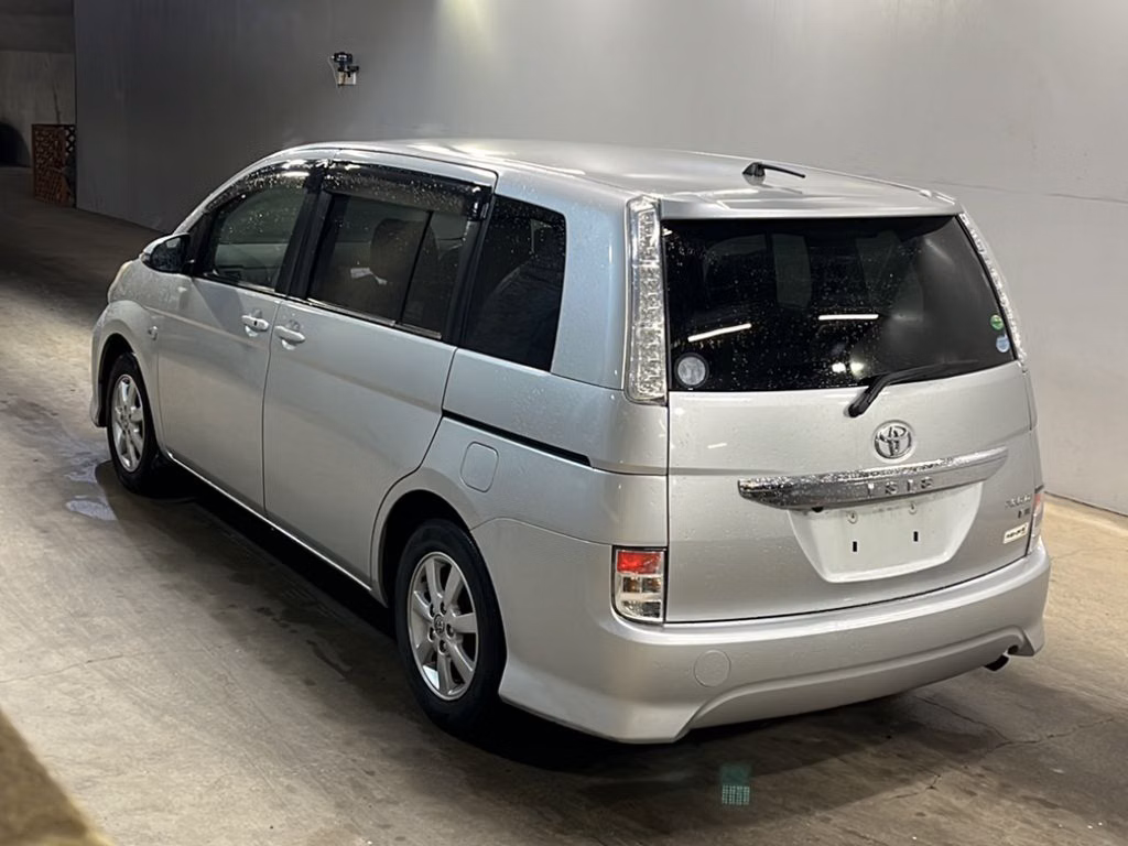 TOYOTA ISIS
