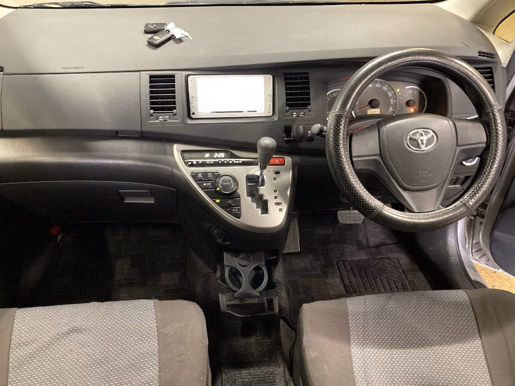 TOYOTA ISIS