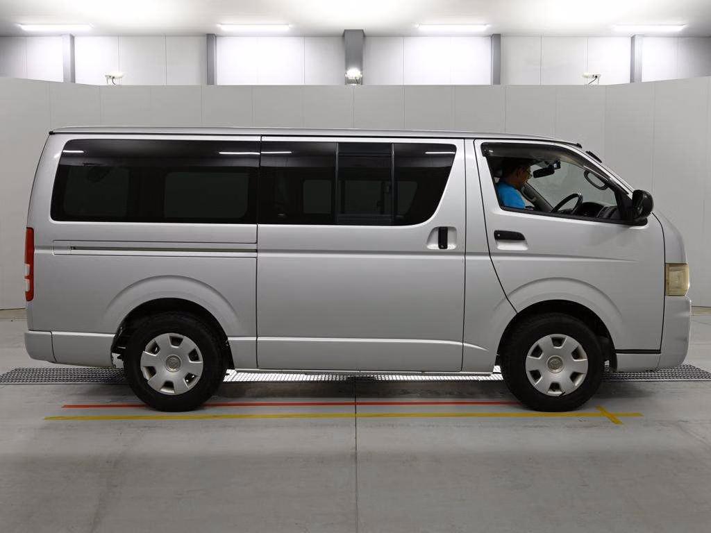 TOYOTA REGIUS ACE