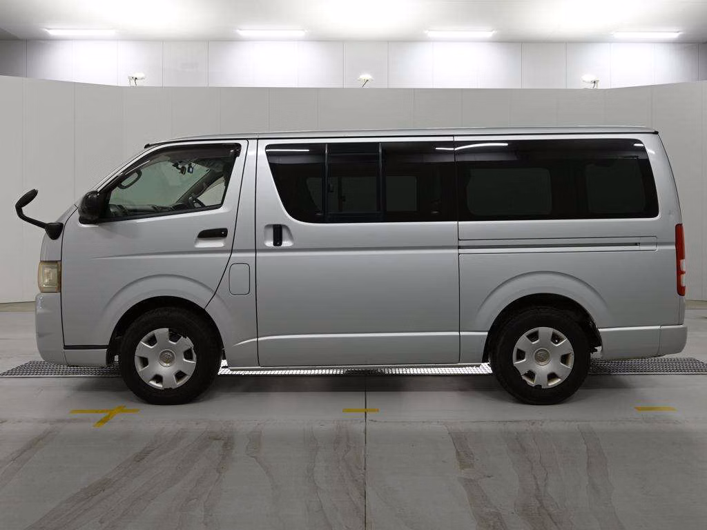 TOYOTA REGIUS ACE