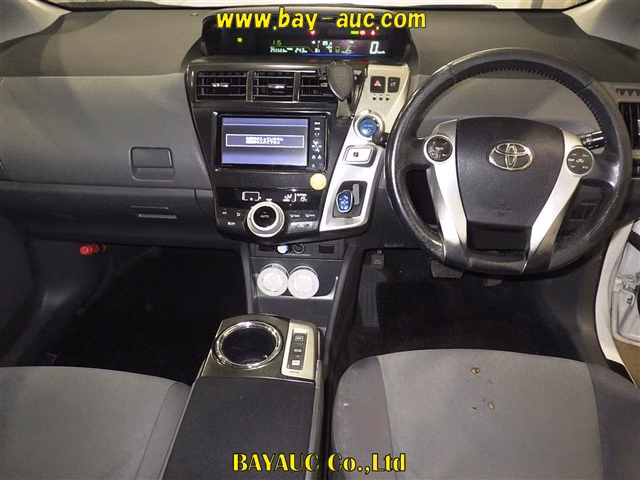 TOYOTA PRIUS ALPHA
