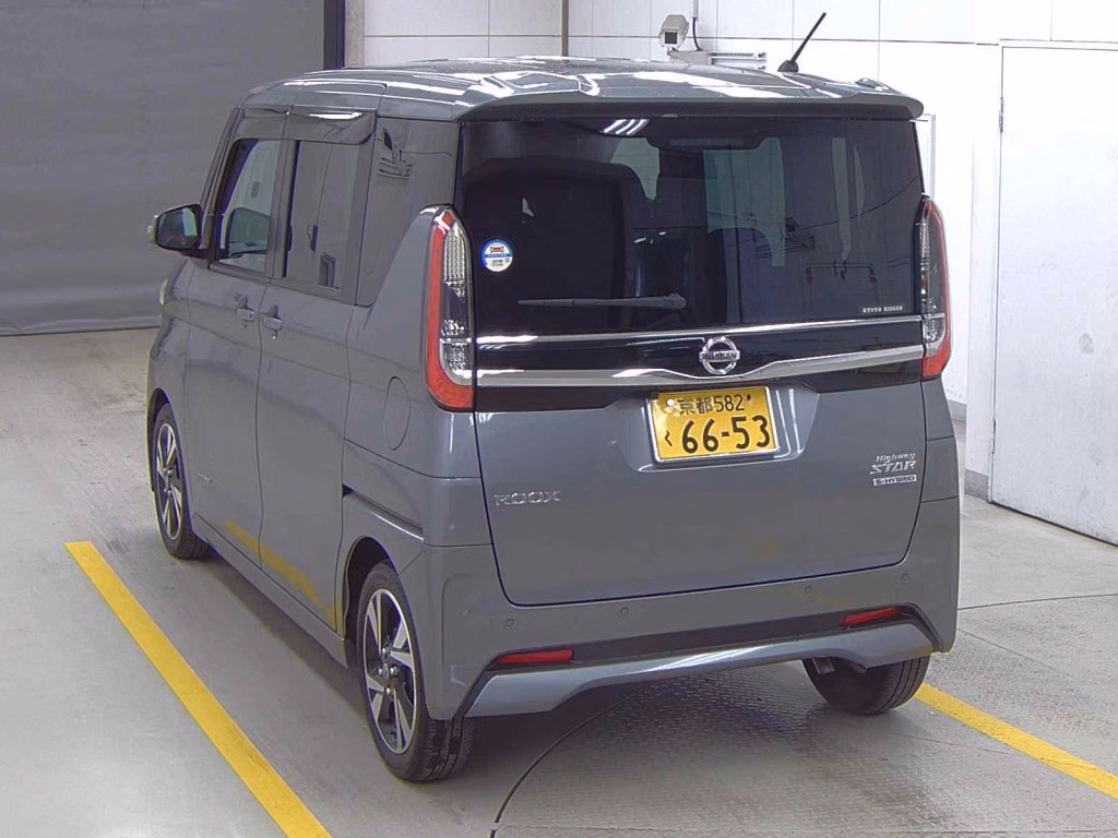 NISSAN ROOX