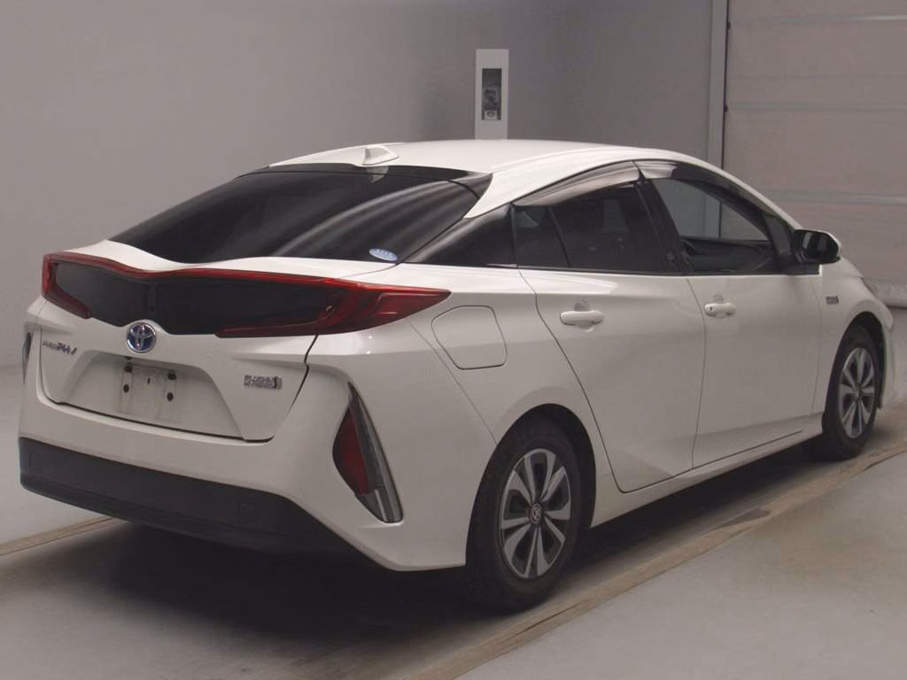TOYOTA PRIUS PHV