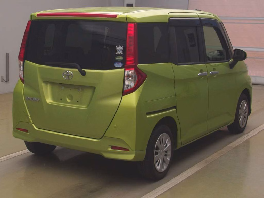 TOYOTA ROOMY