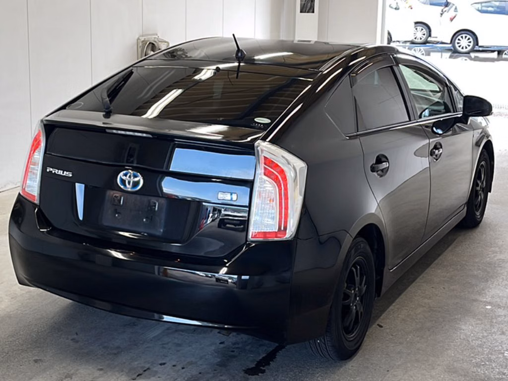 TOYOTA PRIUS