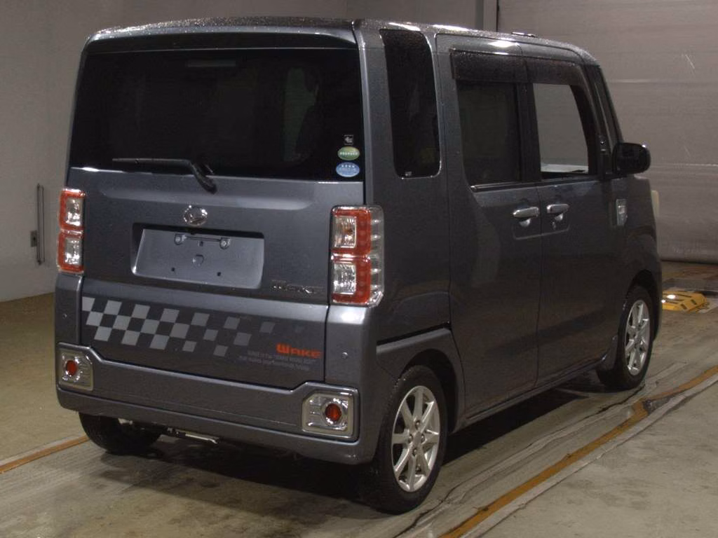 DAIHATSU WAKE