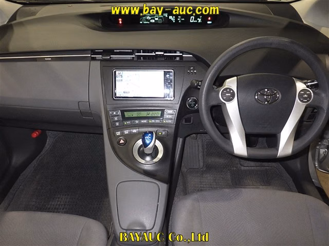 TOYOTA PRIUS