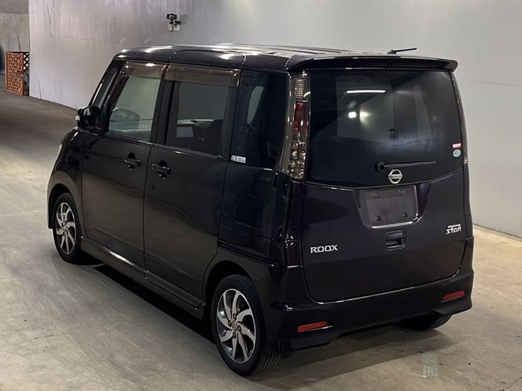 NISSAN ROOX