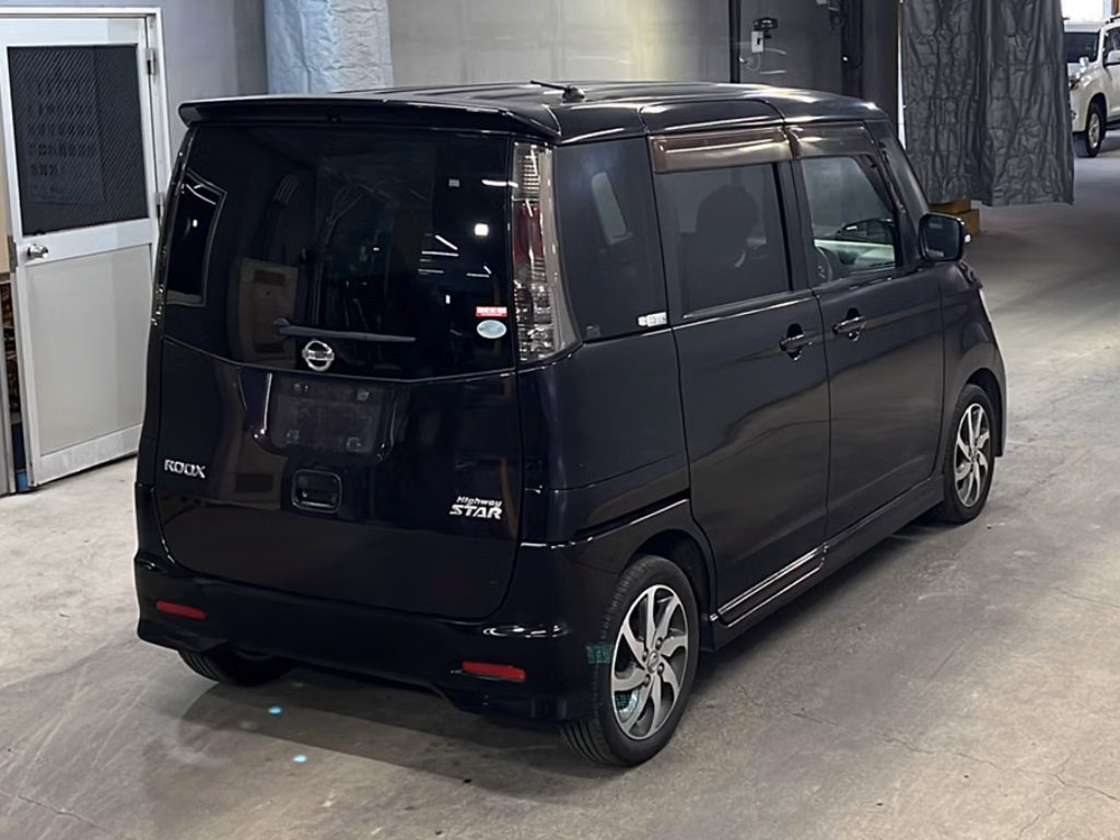 NISSAN ROOX