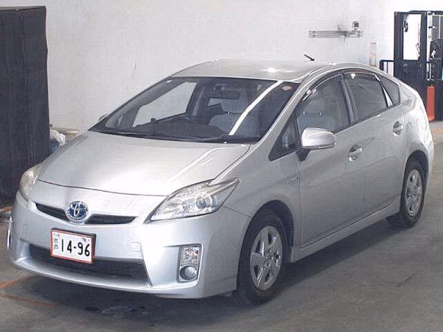 TOYOTA PRIUS