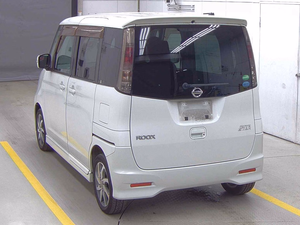 NISSAN ROOX