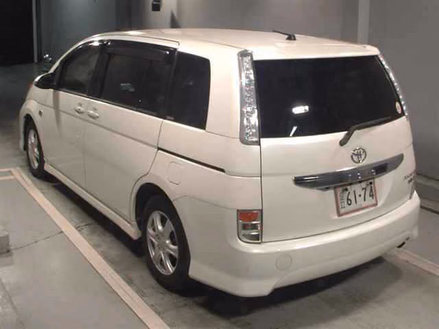 TOYOTA ISIS