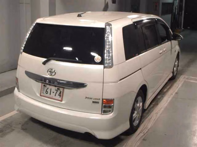 TOYOTA ISIS