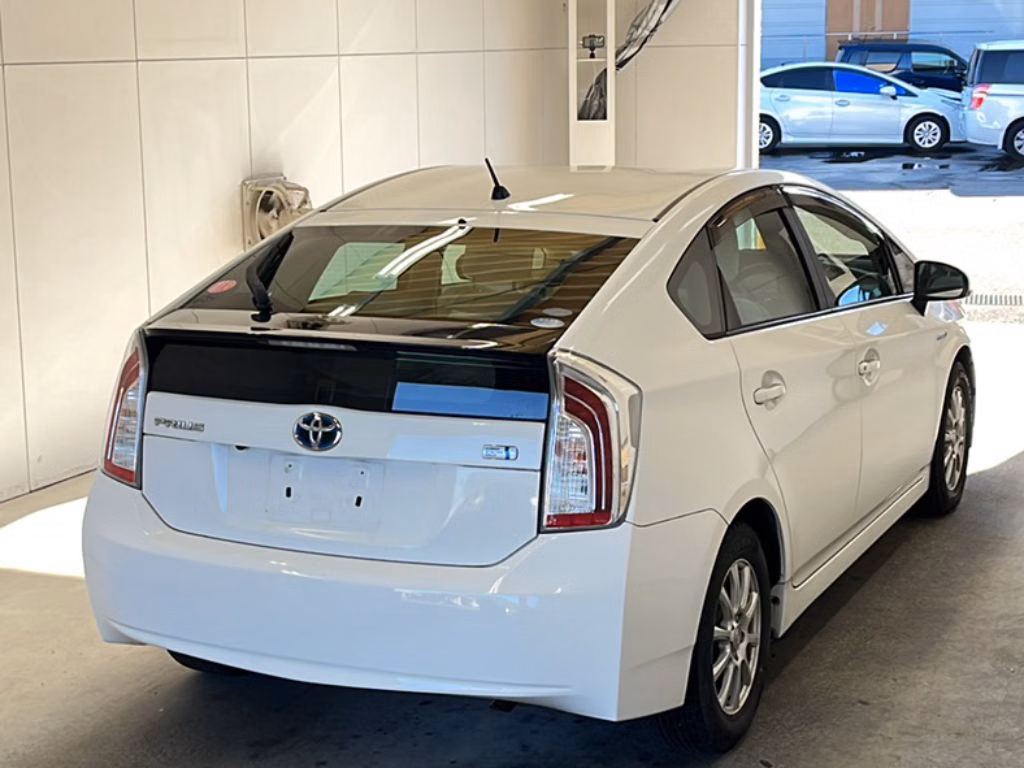 TOYOTA PRIUS