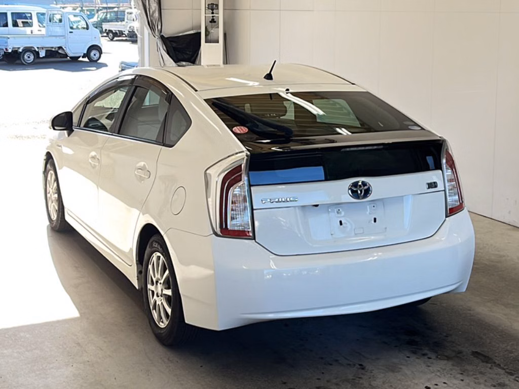 TOYOTA PRIUS