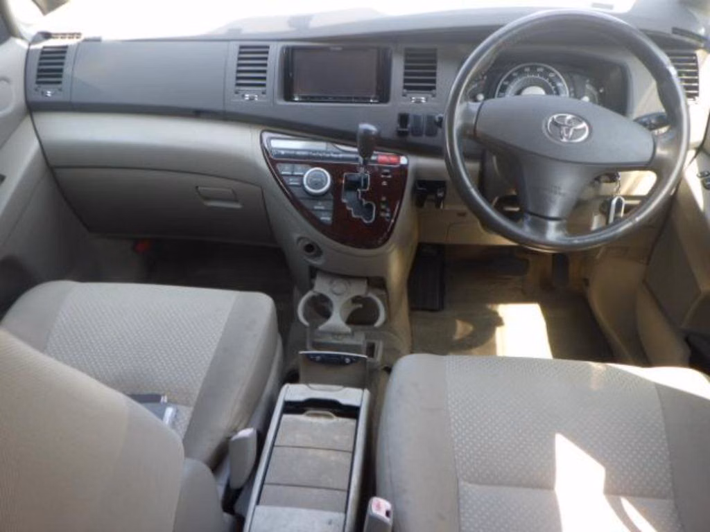 TOYOTA ISIS