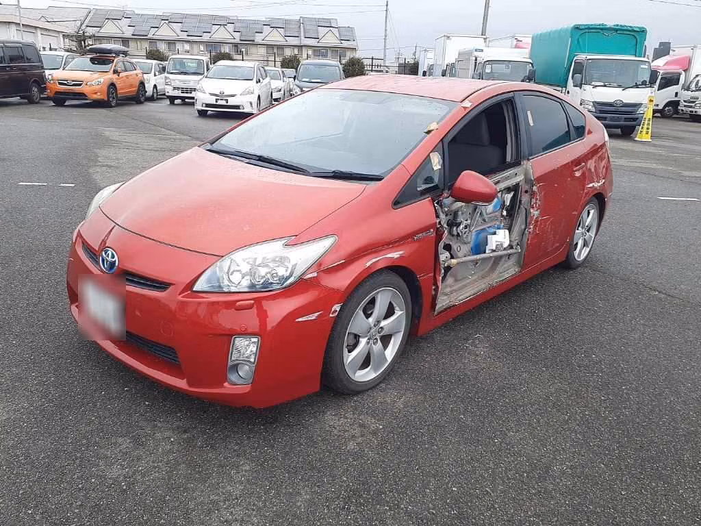 TOYOTA PRIUS